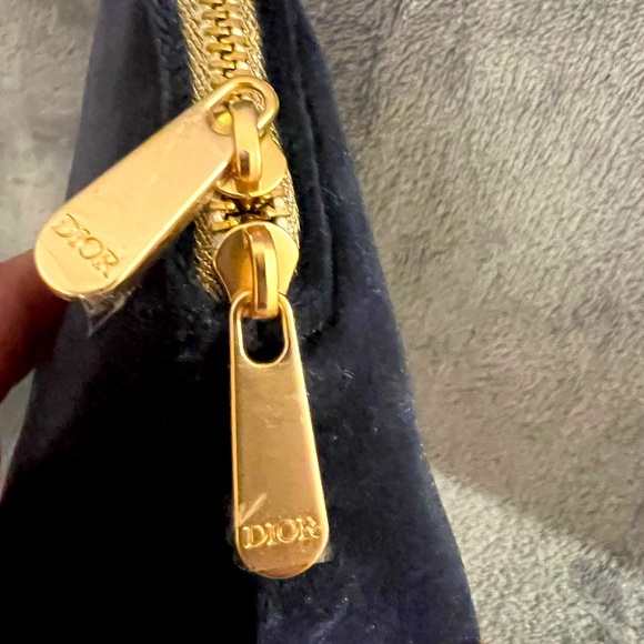 DIOR Make Up Pouch - Picture 4 of 9